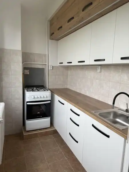 Kiadó panel, Dunaújváros 2 szoba 53 m² 140 E Ft/hó