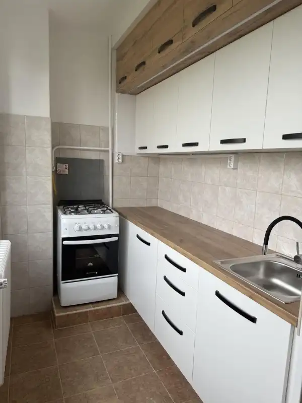 Kiadó panel, Dunaújváros 2 szoba 53 m² 140 E Ft/hó