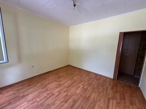 Kiadó panel, Paks 2 szoba 48 m² 120 E Ft/hó