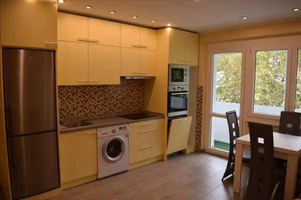 Kiadó panel, Paks 1 szoba 42 m² 200 E Ft/hó