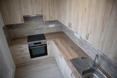 Kiadó panel, Szeged 3 szoba 60 m² 190 E Ft/hó