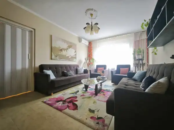 Kiadó panel, Szeged 4 szoba 72 m² 200 E Ft/hó