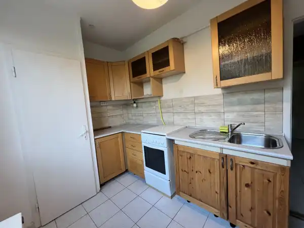 Kiadó panel, Székesfehérvár 2 szoba 57 m² 160 E Ft/hó