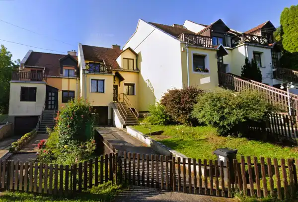 Kiadó sorház, Nagykovácsi 5 szoba 101 m² 501 E Ft/hó