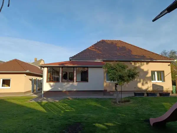 Kiadó újszerű családi ház, Budapest, XVI. kerület 4 szoba 100 m² 500 E Ft/hó