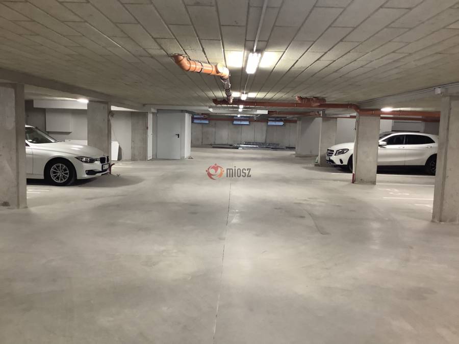 kiadó újszerű garázs, Békéscsaba