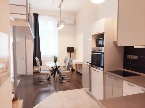 Kiadó újszerű ingatlan, Budapest, VI. kerület 38 m² 230 E Ft/hó