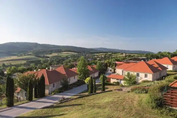 Kiadó újszerű ingatlan, Dunaszentmiklós 4 szoba 110 m² 250 E Ft/hó
