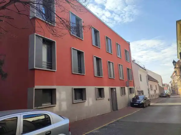 Kiadó újszerű ingatlan, Pécs 3 szoba 65 m² 323 E Ft/hó