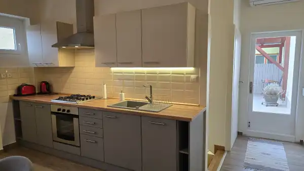 Kiadó újszerű ingatlan, Pécs 3 szoba 72 m² 200 E Ft/hó
