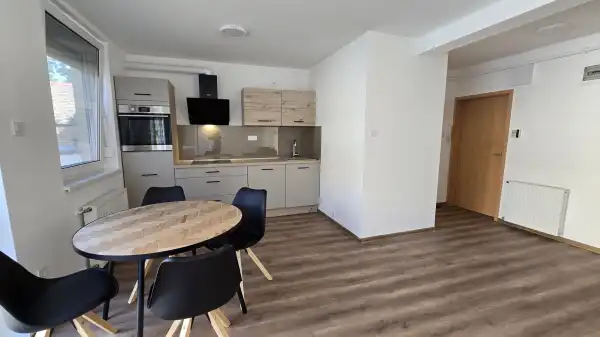 Kiadó újszerű ingatlan, Pécs 2+1 szoba 50 m² 158 E Ft/hó