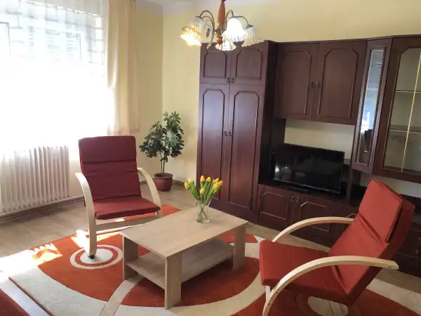 Kiadó újszerű panel, Paks 2 szoba 54 m² 150 E Ft/hó