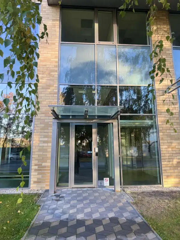 Kiadó újszerű üzlet, Budapest, XI. kerület 6 szoba 521 m² 3.34 M Ft/hó + Áfa