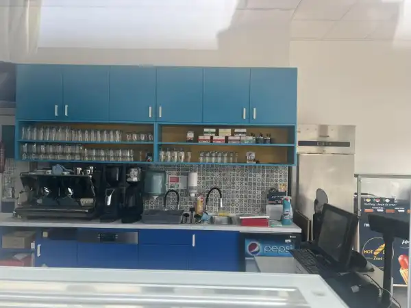 Kiadó újszerű üzlet, Tatabánya 2 szoba 40 m² 400 E Ft/hó