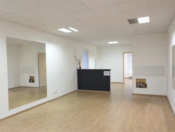Kiadó újszerű üzlethelyiség utcai bejáratos, Budapest, XIV. kerület 2 szoba 59 m² 221 E Ft/hó