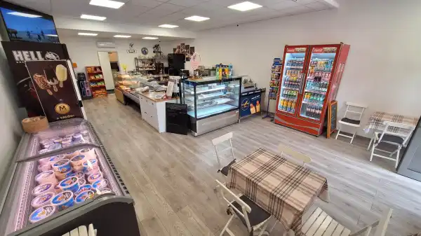 Kiadó üzlet, Albertirsa 2 m² 300 E Ft/hó