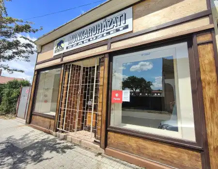 Kiadó üzlet, Hódmezővásárhely 1 szoba 54 m² 150 E Ft/hó