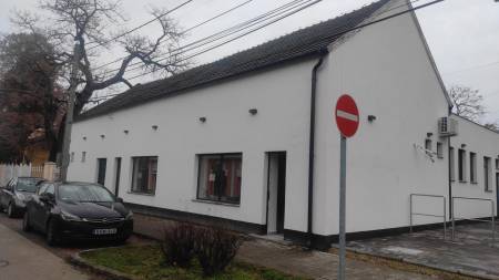 kiadó üzlet, Komárom