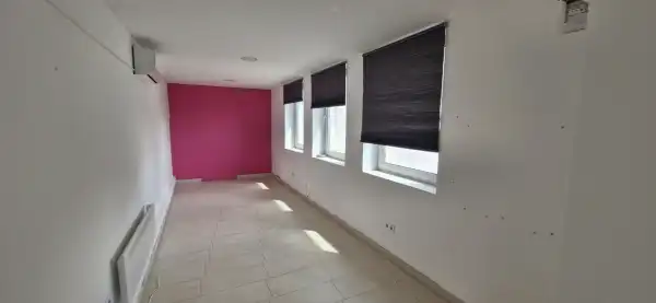 Kiadó üzlet, Tatabánya 2 szoba 21 m² 80 E Ft/hó + Áfa