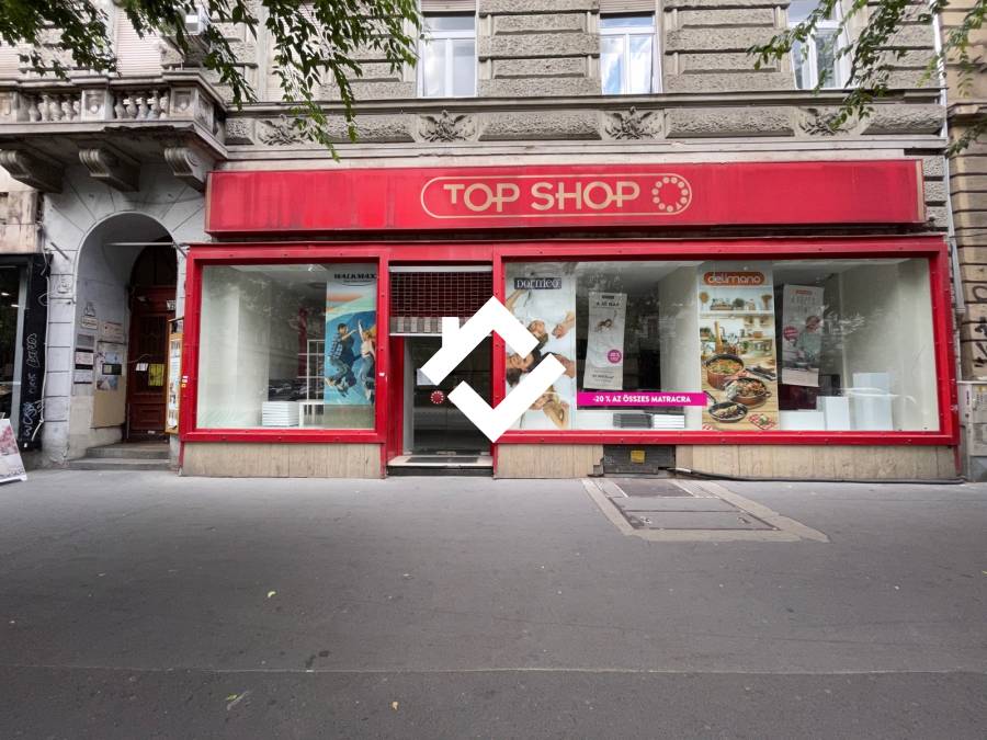 kiadó üzlethelyiség utcai bejáratos, Budapest, VI. kerület