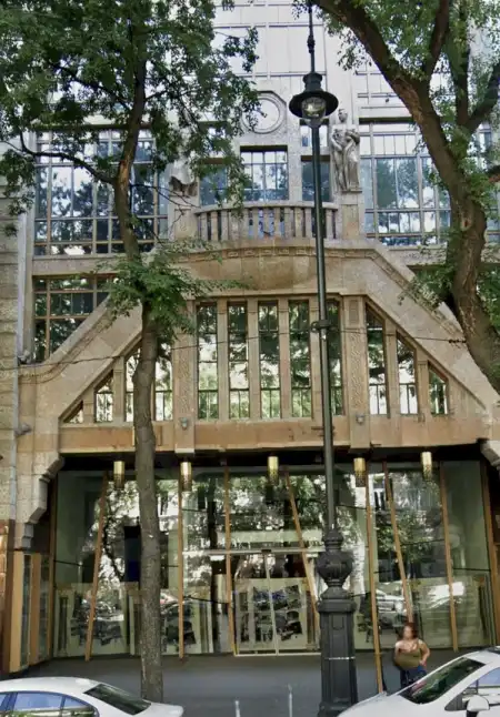 Kiadó üzlethelyiség utcai bejáratos, Budapest, VI. kerület 1563 m² 11.16 M Ft/hó + Áfa