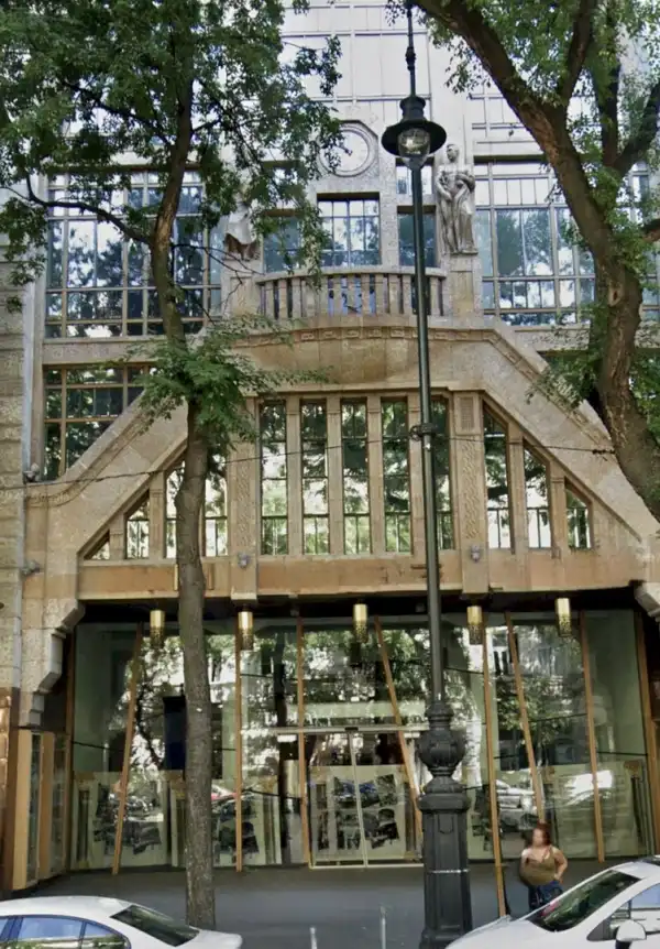 Kiadó üzlethelyiség utcai bejáratos, Budapest, VI. kerület 1563 m² 11.13 M Ft/hó + Áfa