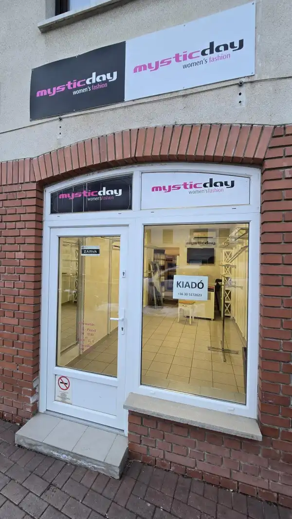 Kiadó üzlethelyiség utcai bejáratos, Paks 1 szoba 20 m² 100 E Ft/hó