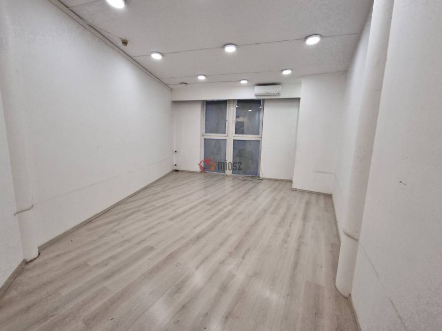 kiadó üzlethelyiség üzletházban, Budapest, II. kerület