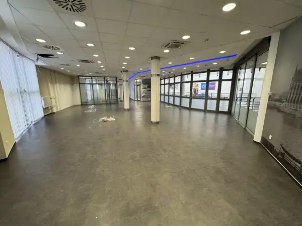 Kiadó üzlethelyiség üzletházban, Budapest, II. kerület 333 m² 1.40 M Ft/hó