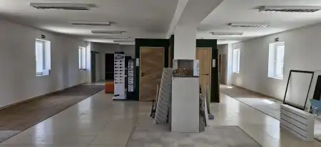 kiadó üzlethelyiség üzletházban, Tatabánya